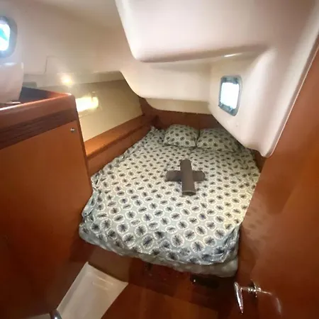 Experience A Bord A Sur Un Voilier Oceanis 40 * La Rochelle (Charente-Maritime)