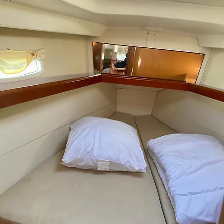 Experience Maritime Sur Un Voilier A Λα Ροσέλ